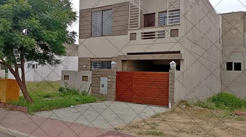 villa for sale in Bahria Town Karachi