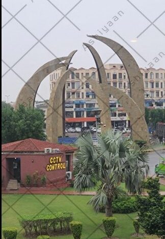 10 Marla Plot for sale in Bahria Town Lahore Talha Block.